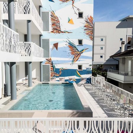 Hotel Marzia Holiday Queen Caorle Bagian luar foto