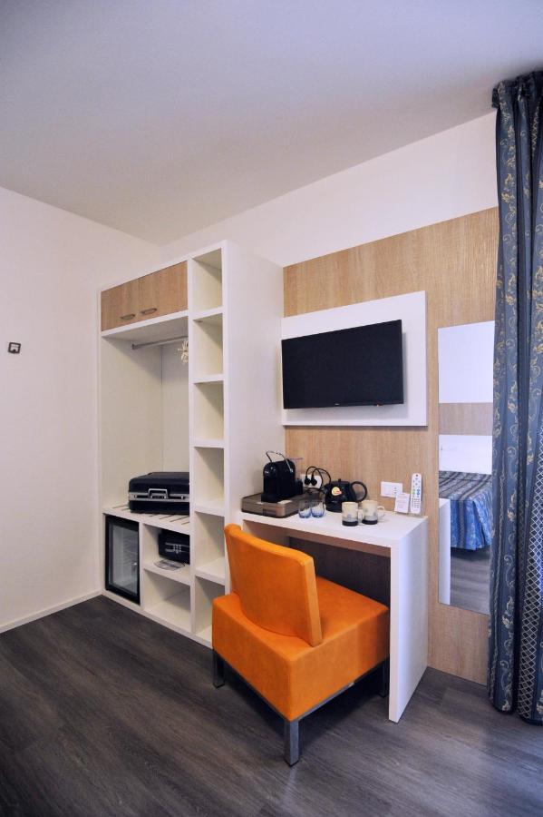 Hotel Marzia Holiday Queen Caorle Bagian luar foto