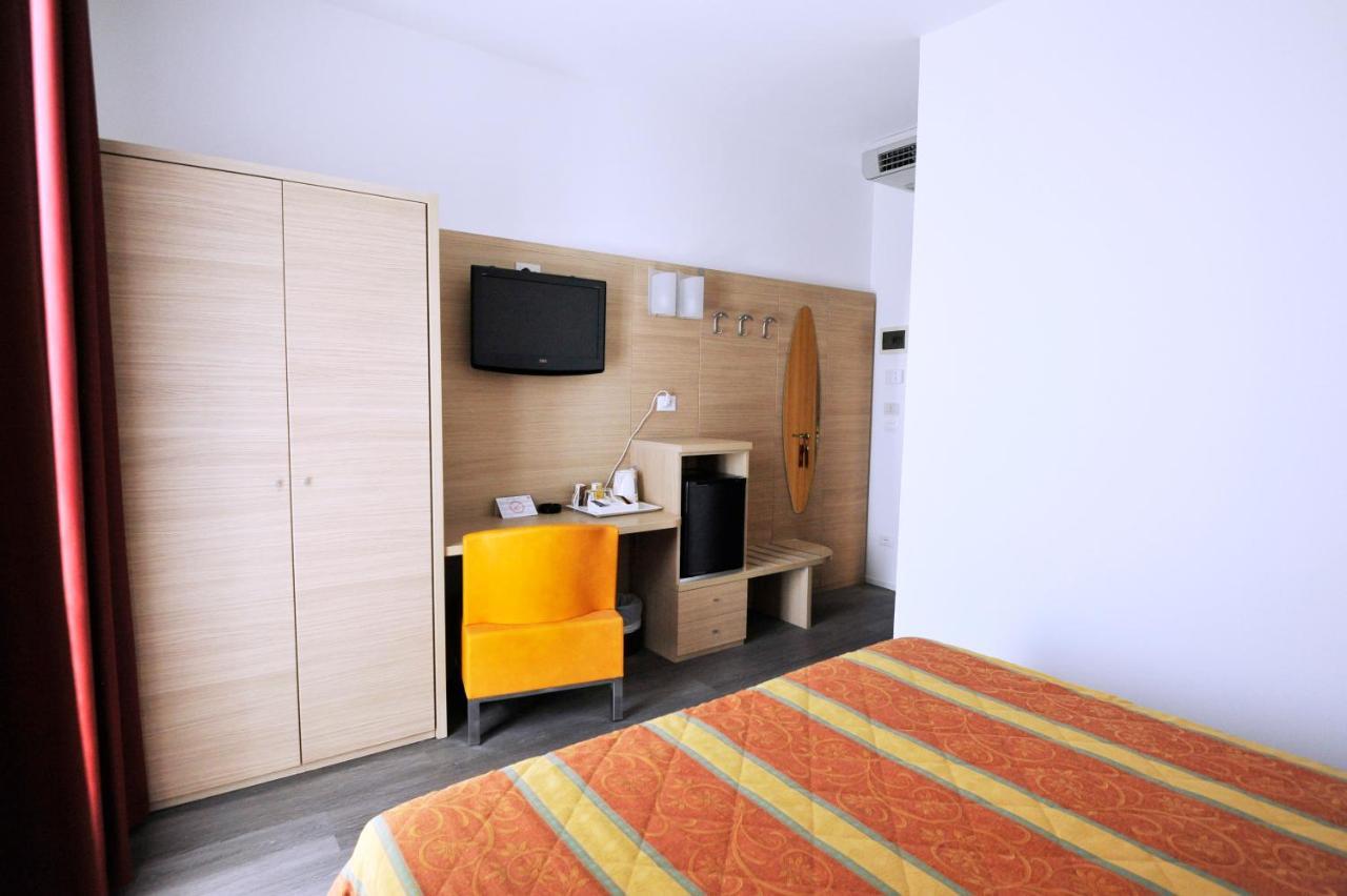 Hotel Marzia Holiday Queen Caorle Bagian luar foto