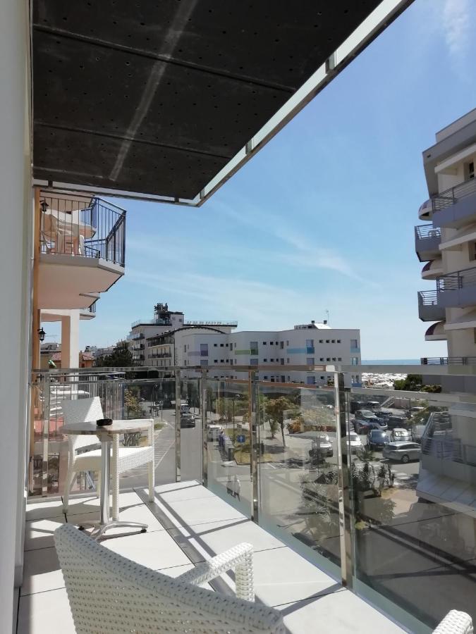 Hotel Marzia Holiday Queen Caorle Bagian luar foto