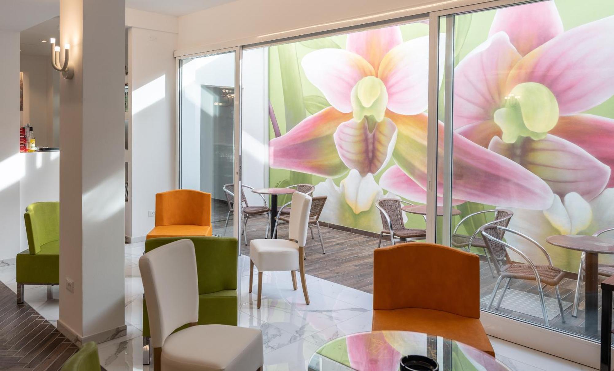 Hotel Marzia Holiday Queen Caorle Bagian luar foto