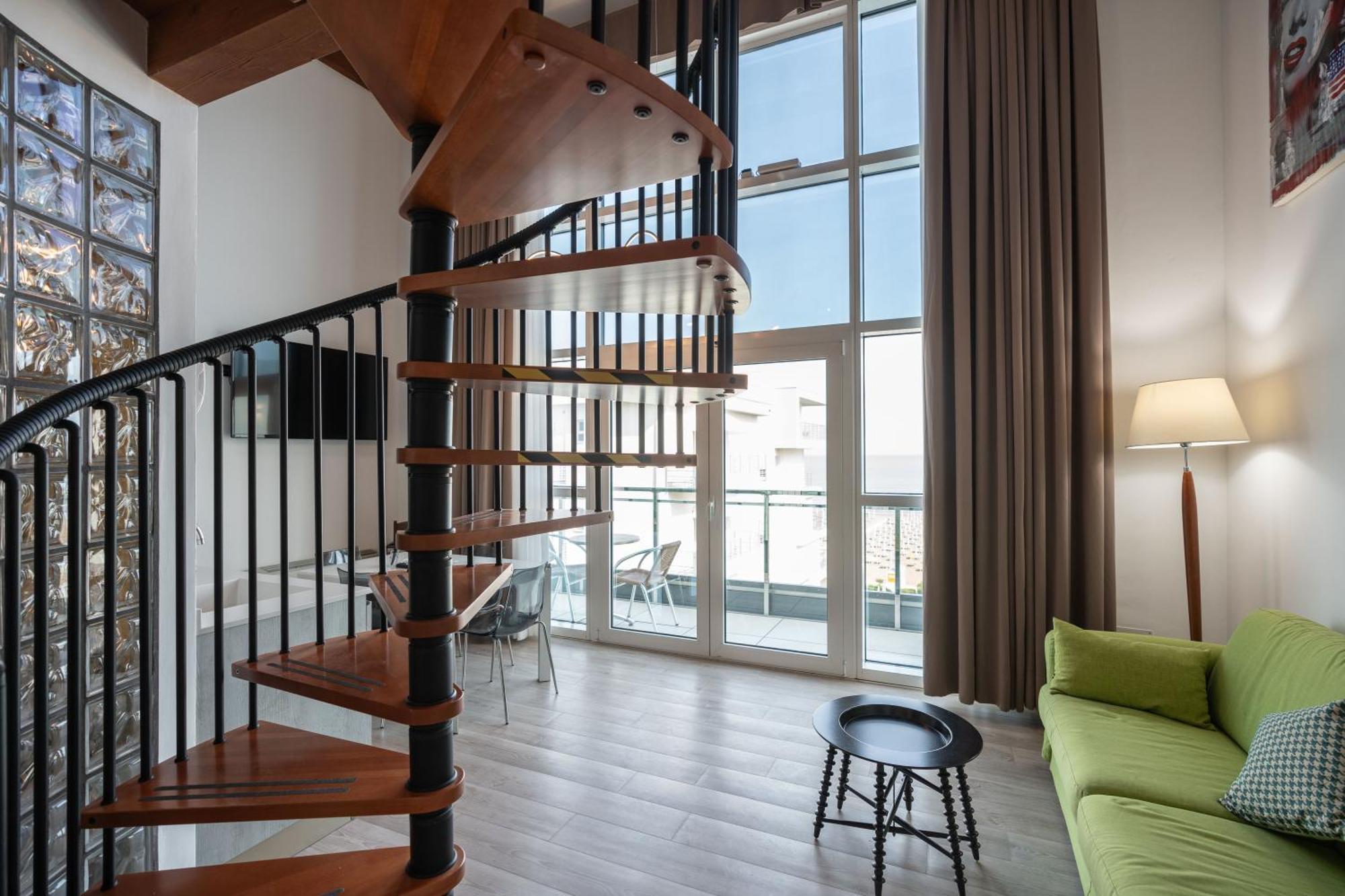Hotel Marzia Holiday Queen Caorle Bagian luar foto