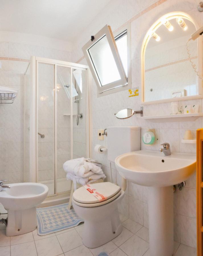 Hotel Marzia Holiday Queen Caorle Bagian luar foto